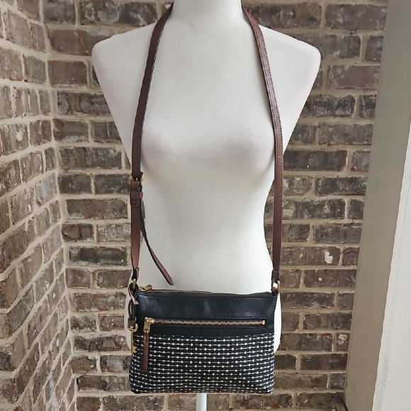 Fossil Stylish Black and Brown Crossbody Bag - Picture 3 of 8